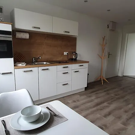 Mit Kueche, 2 Einzelbetten, Dusche, Parkplatz, Schnellem Internet, Ada7