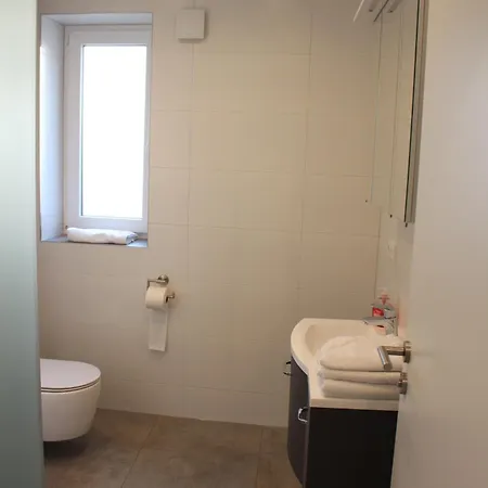 Apartamento Mit Kueche, 2 Einzelbetten, Dusche, Parkplatz, Schnellem Internet, Ada7